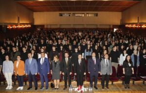 İngilizce Münazara Etkinliği’nin Finali Gerçekleştirildi